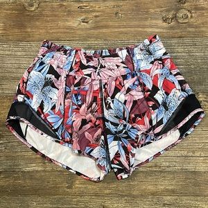 Lululemon Athletica Hotty Hot Low-Rise Lined Shorts 2.5”